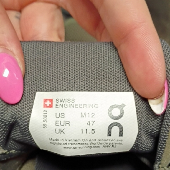 On Running Men's Green and Cream Athletic Shoes - Picture 4 of 4